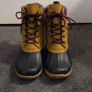 Tommy Hilfiger Plaid Duck Boots